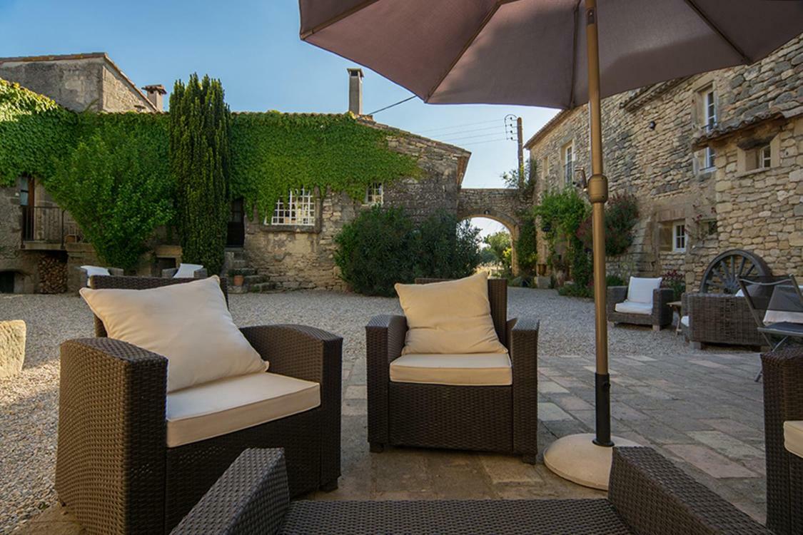 Mas De La Rivoire B&B Villevieille Екстер'єр фото