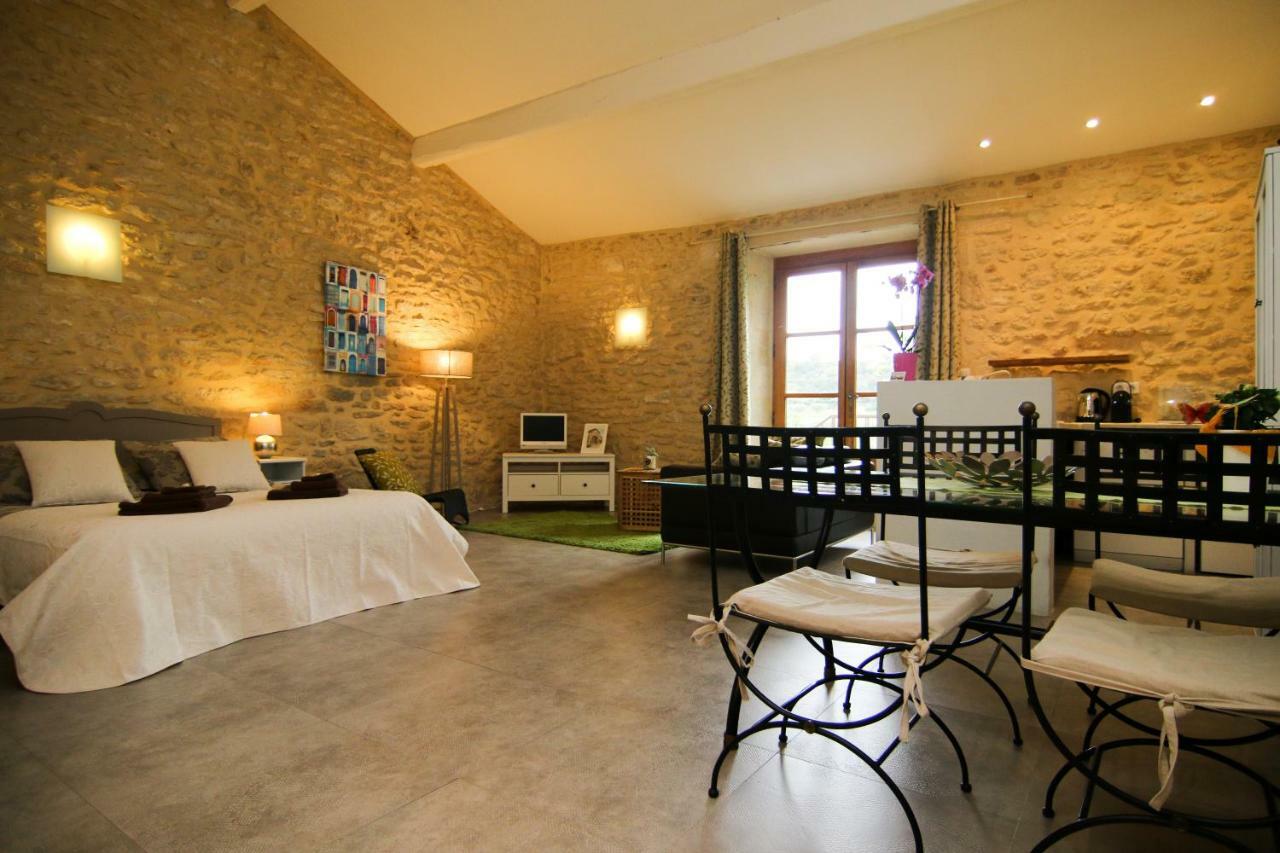 Mas De La Rivoire B&B Villevieille Екстер'єр фото