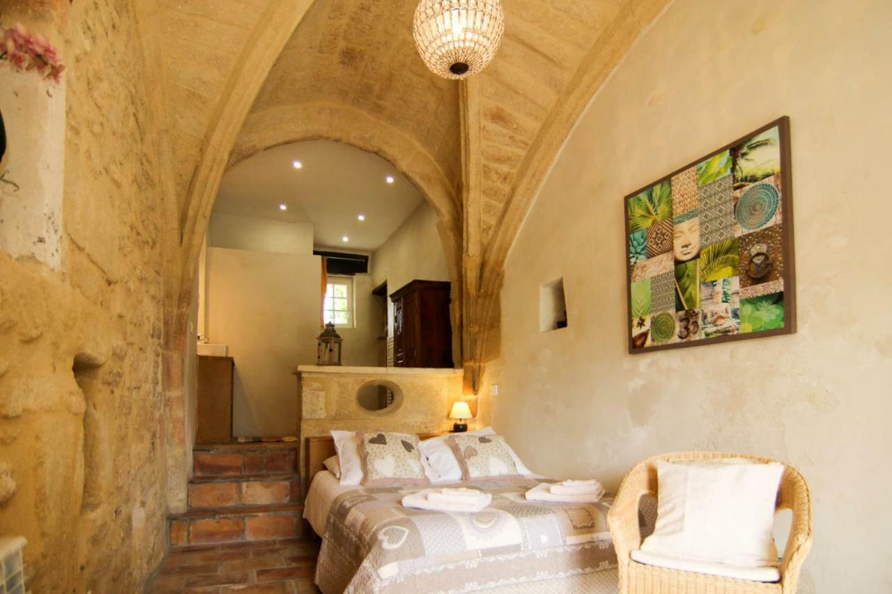 Mas De La Rivoire B&B Villevieille Екстер'єр фото